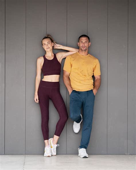 Viori clothing - Designed with your practice in mind, Vuori's favorite yoga pants, shorts, and tops let you focus on performance in style. Shop our women's yoga clothing. 